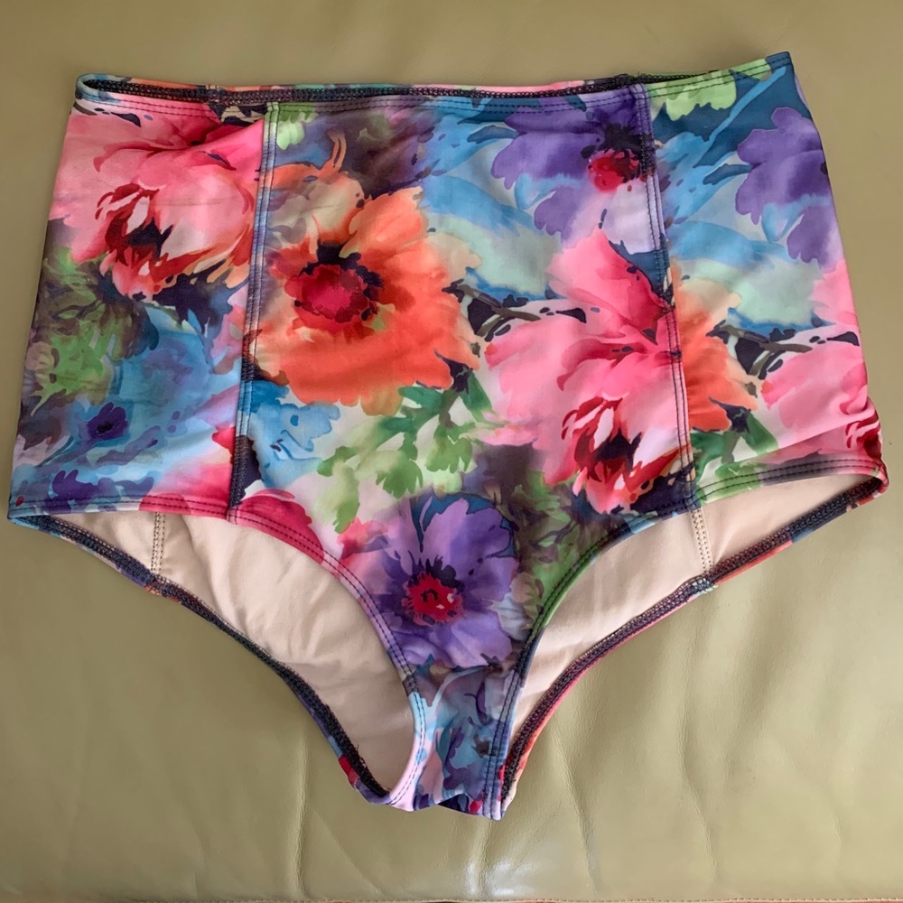 Kortni jeane floral high waisted bottoms